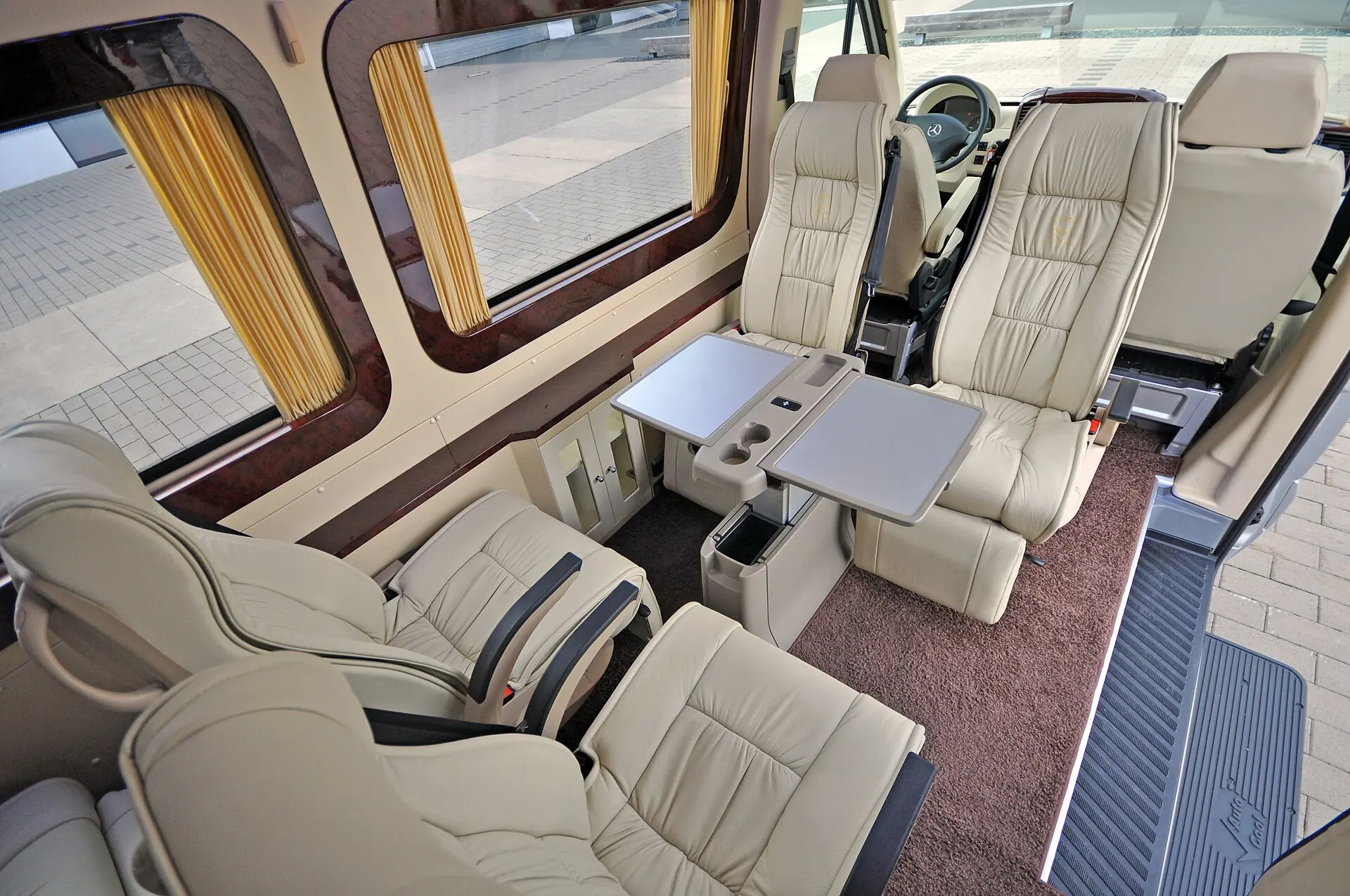 Representative executive Sprinter interior